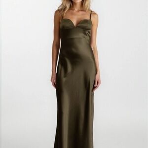 Satin Sweetheart Maxi Dress – Elegant Evening Silhouett NOIR21ONLINE